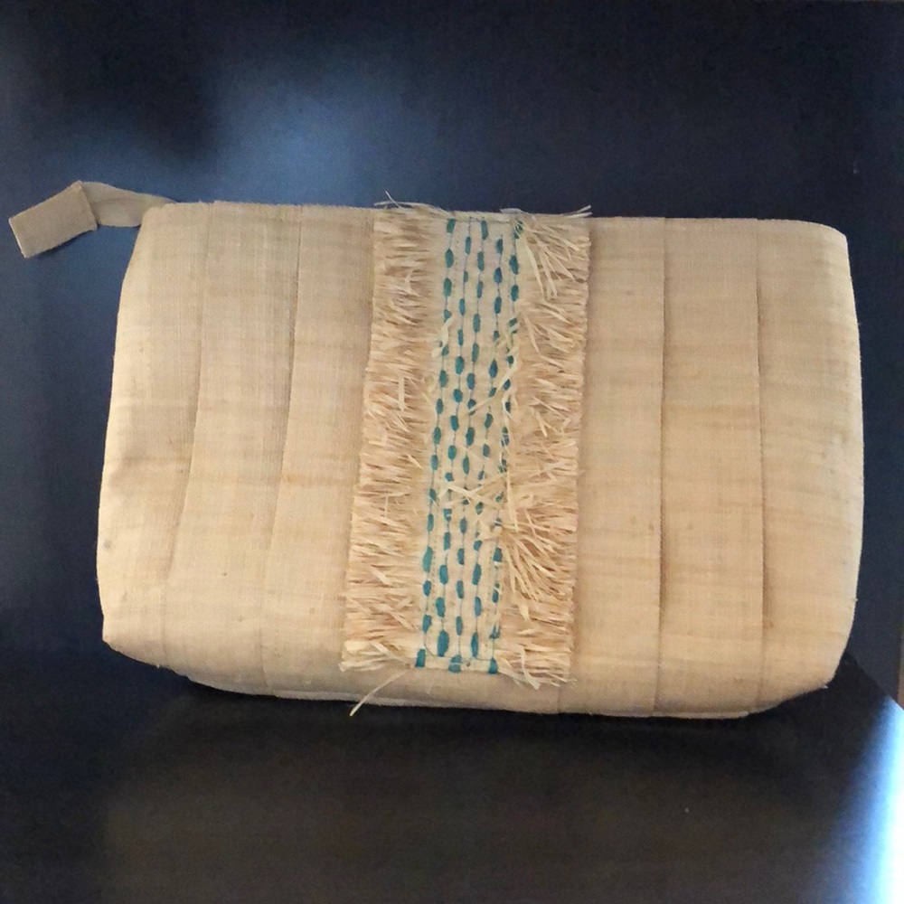 Oversized clutch by Mar y Sol